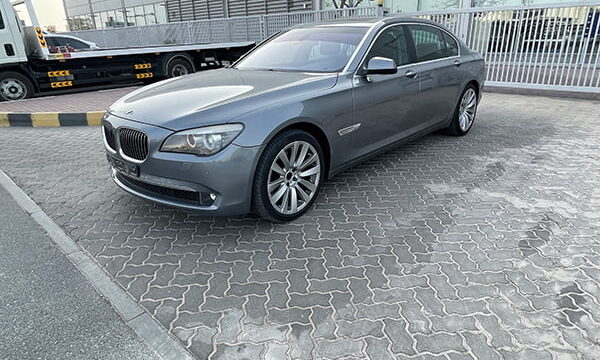 BMW 740 2011